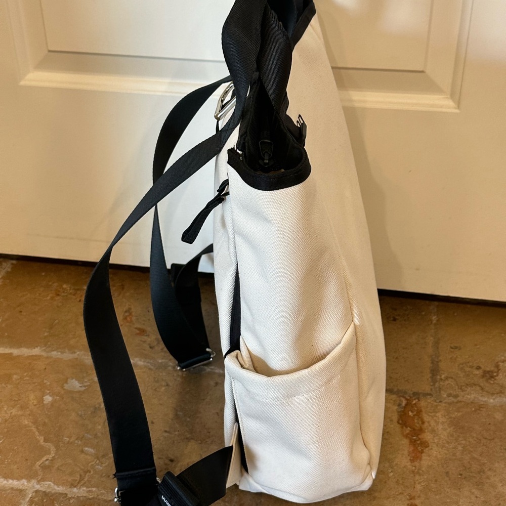 Lululemon Racket Bag 19L - Picture 6 of 9